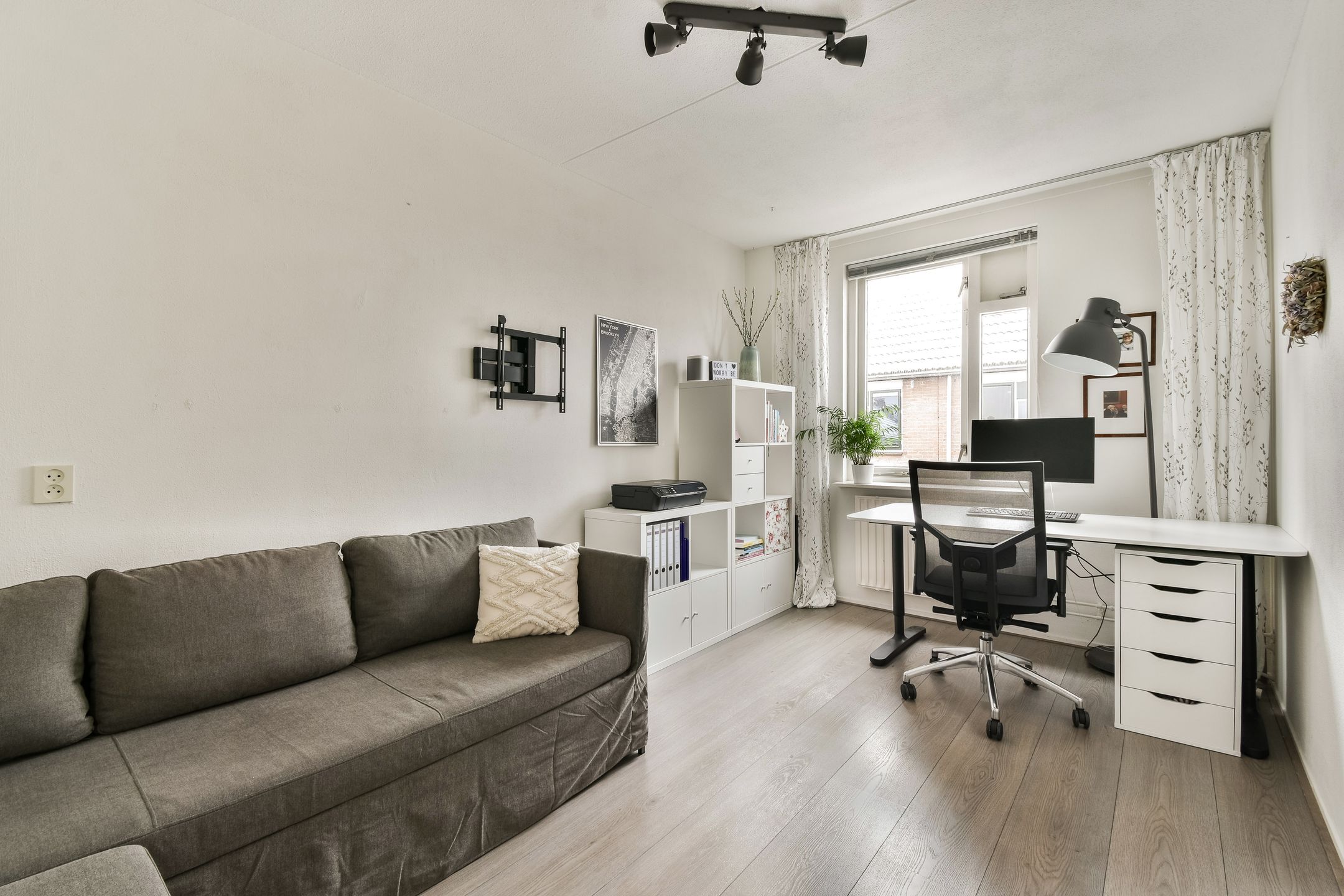 Photo 18 of Thomsonstraat 147