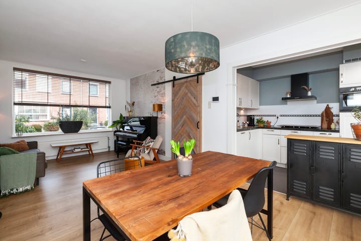 Photo 3 of Van Ruysdaelstraat 5