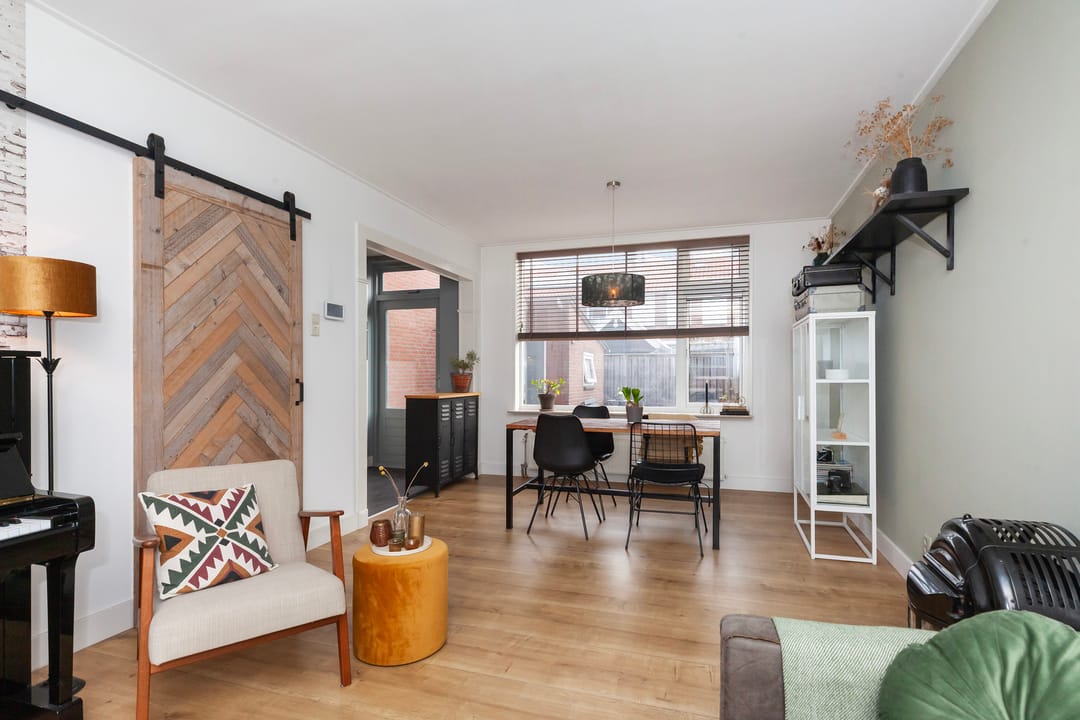 Photo 7 of Van Ruysdaelstraat 5