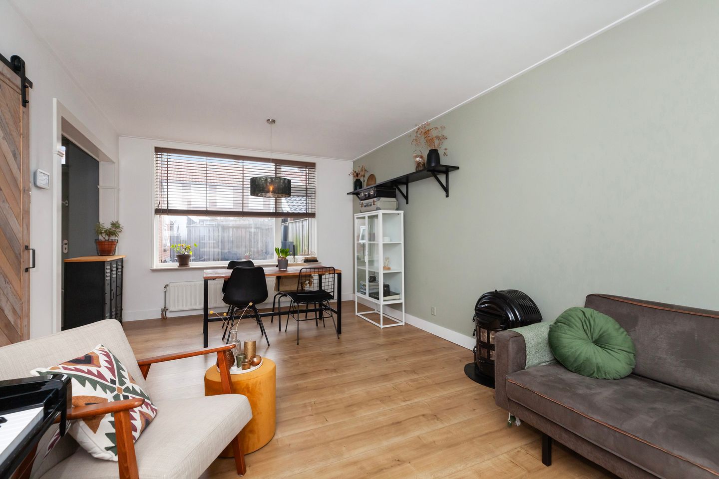 Photo 10 of Van Ruysdaelstraat 5