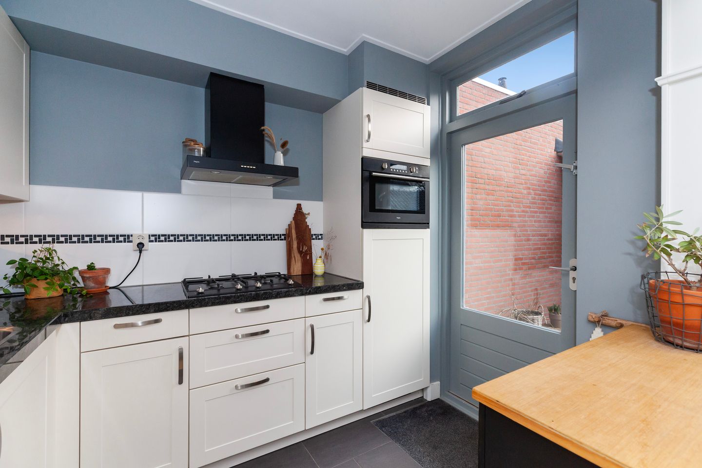 Photo 14 of Van Ruysdaelstraat 5