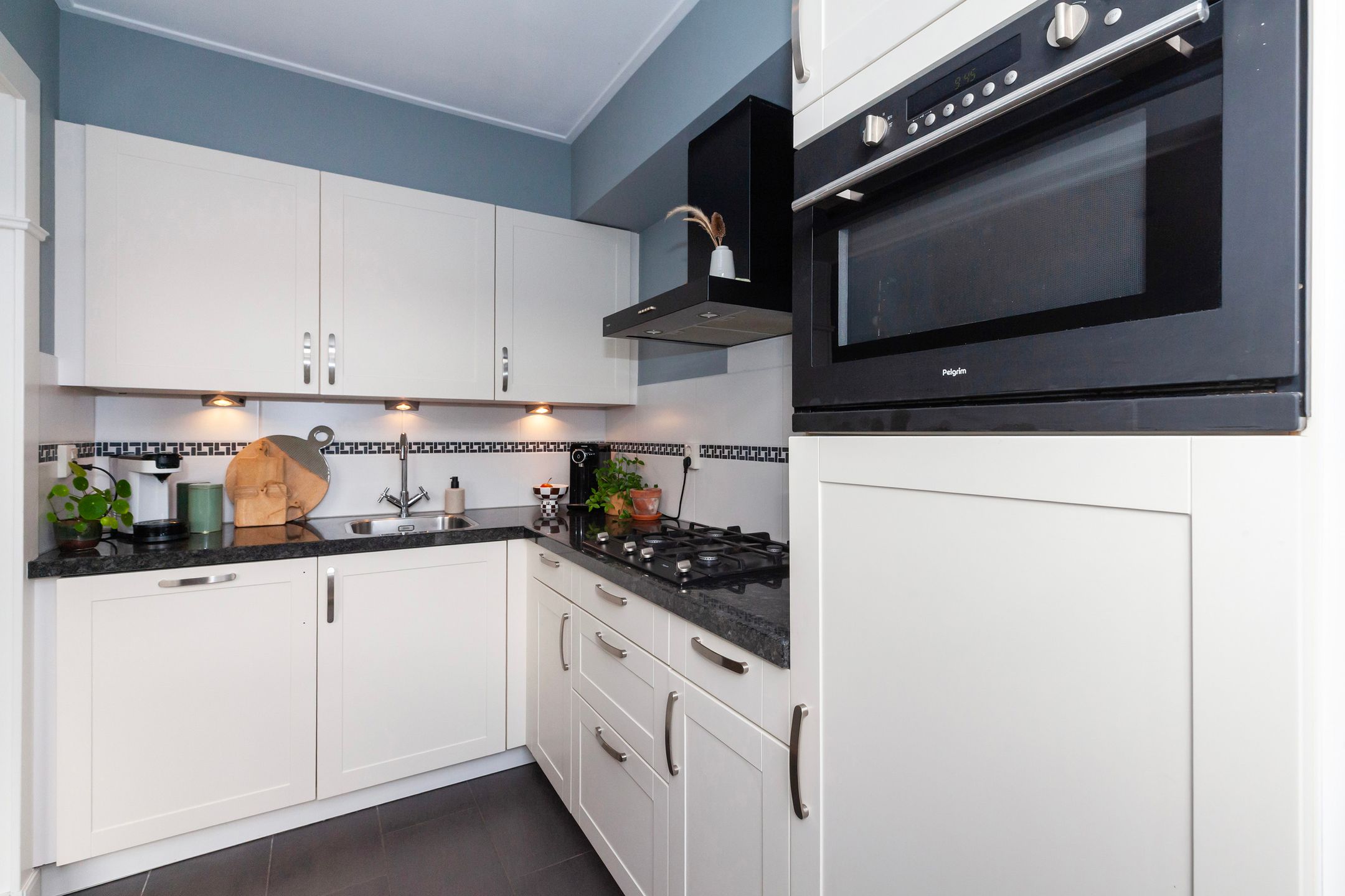 Photo 15 of Van Ruysdaelstraat 5