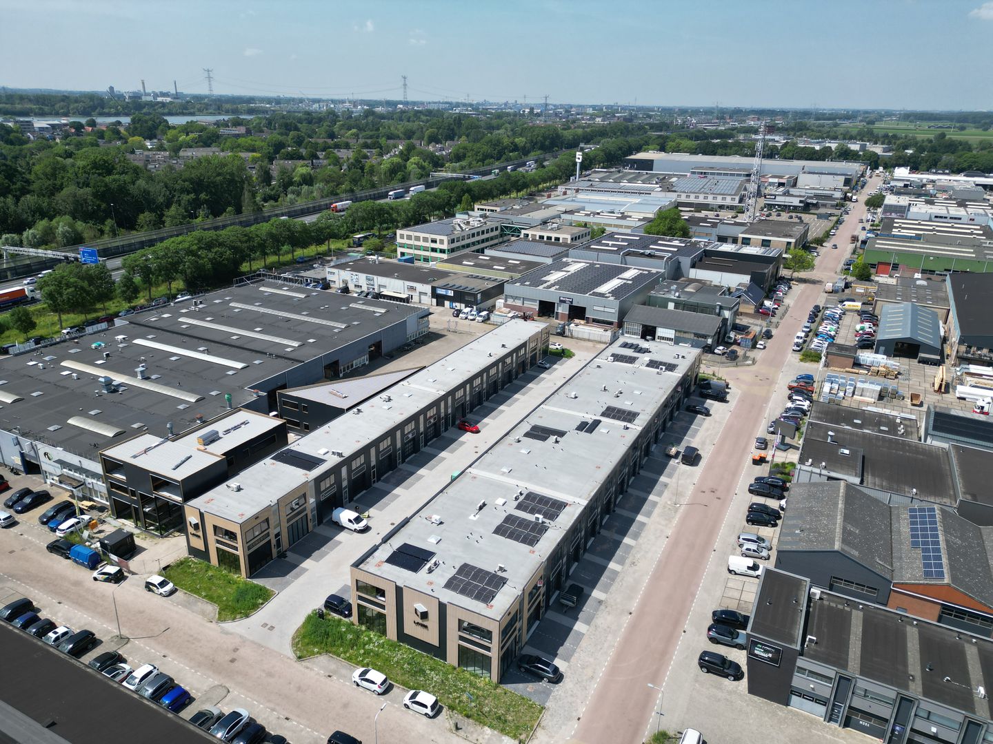 Bekijk foto 1 van Lelystraat 60-a