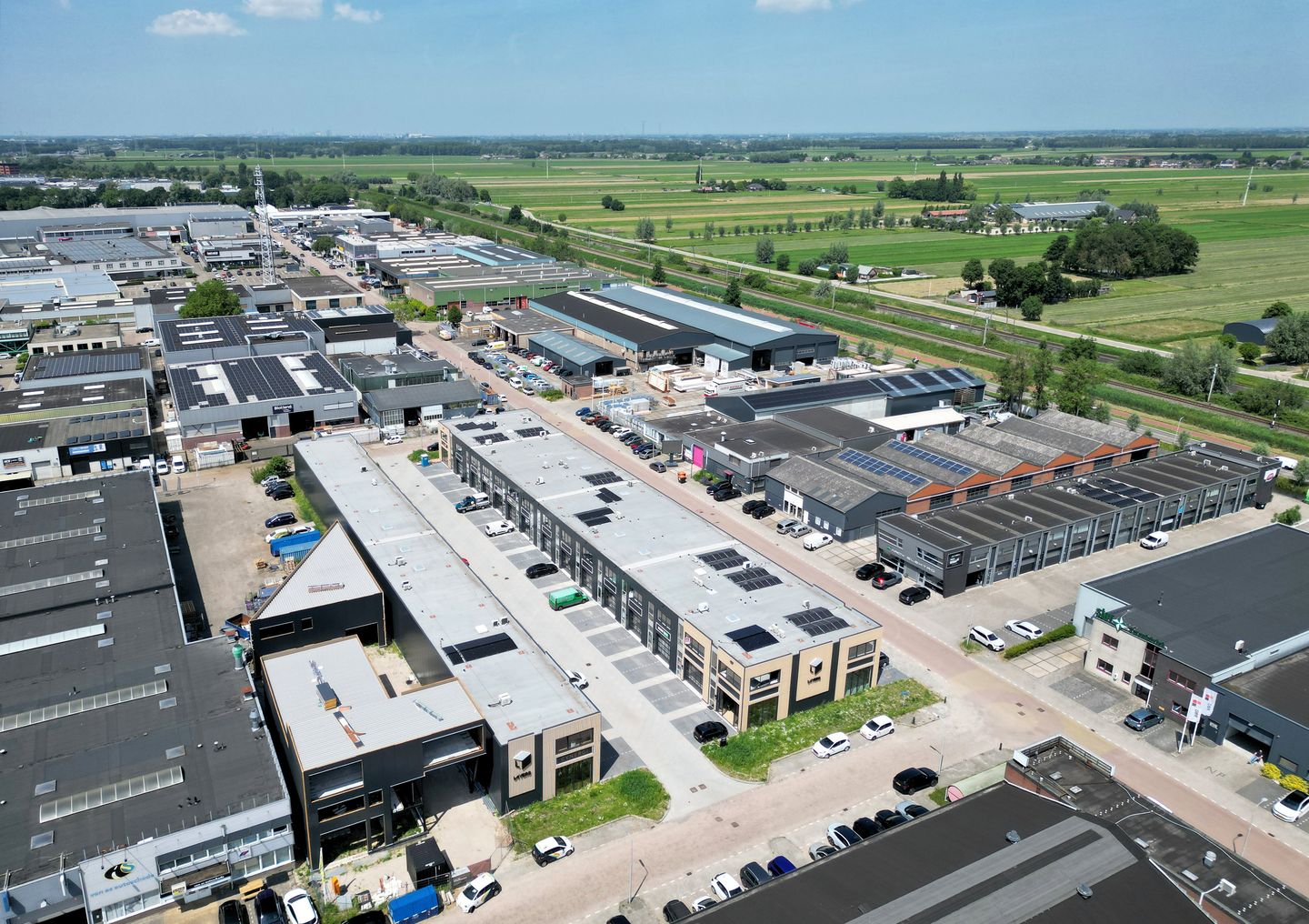 Bekijk foto 3 van Lelystraat 60-a