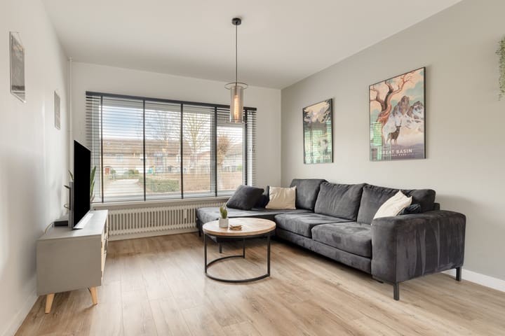 Photo 2 of Orvallaan 15