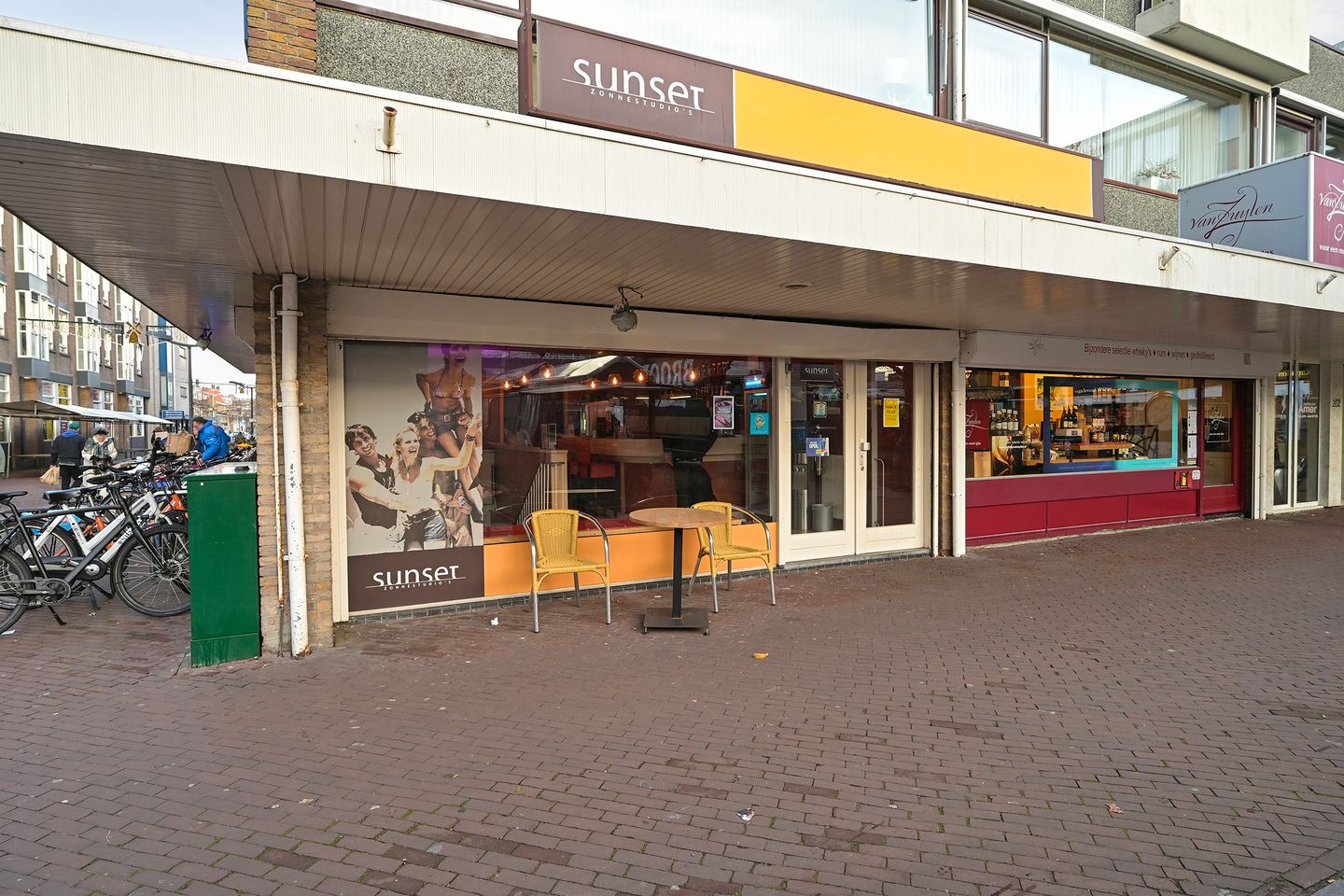 View photo 1 of Loosduinse Hoofdplein 200