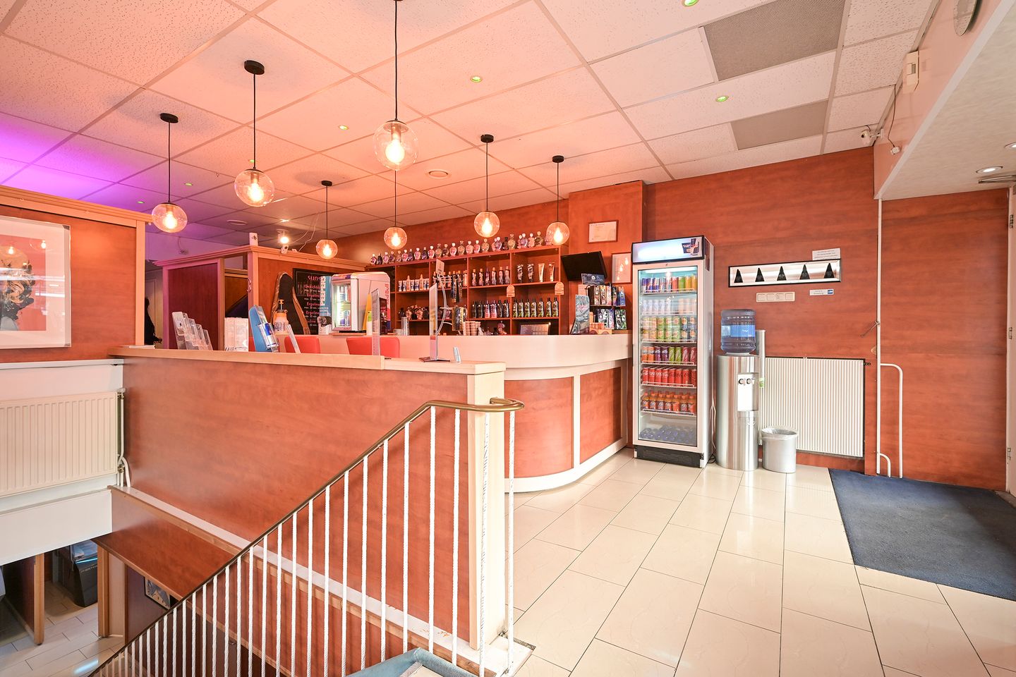 View photo 4 of Loosduinse Hoofdplein 200