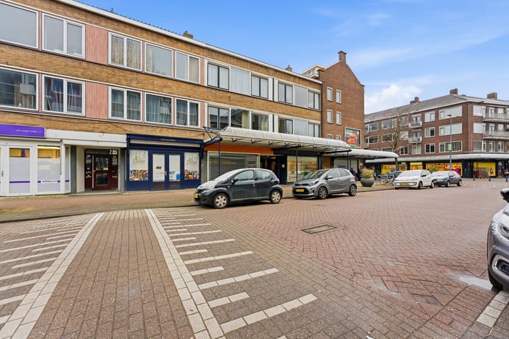 Photo 2 of Kerstroosstraat 3-C