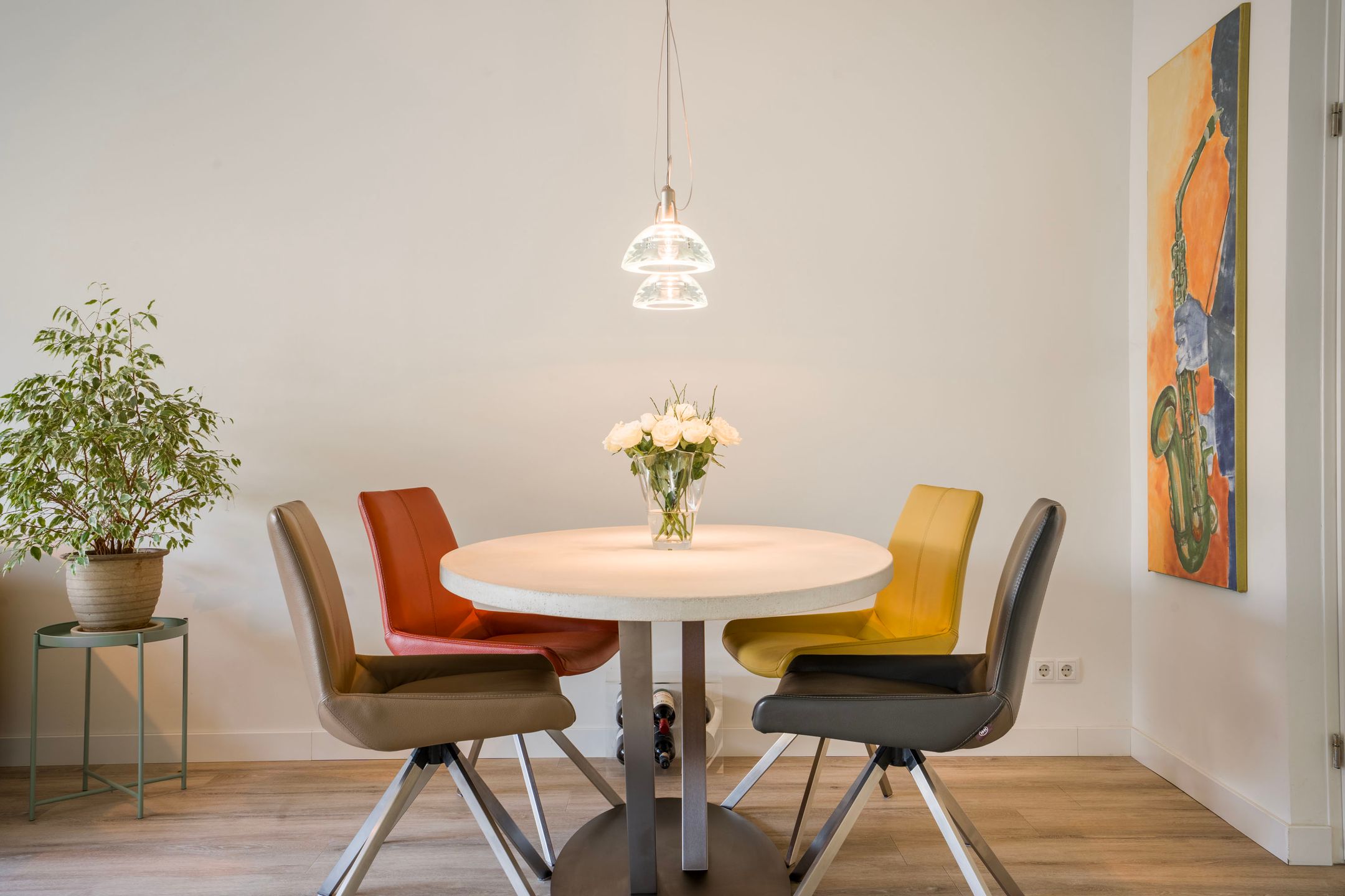 Photo 12 of Ien Dalessingel 193