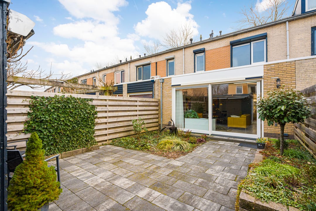 Photo 16 of Ien Dalessingel 193