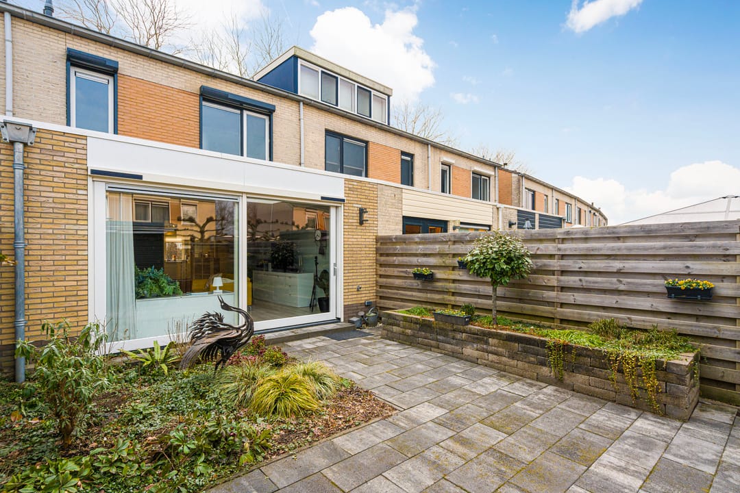 Photo 17 of Ien Dalessingel 193