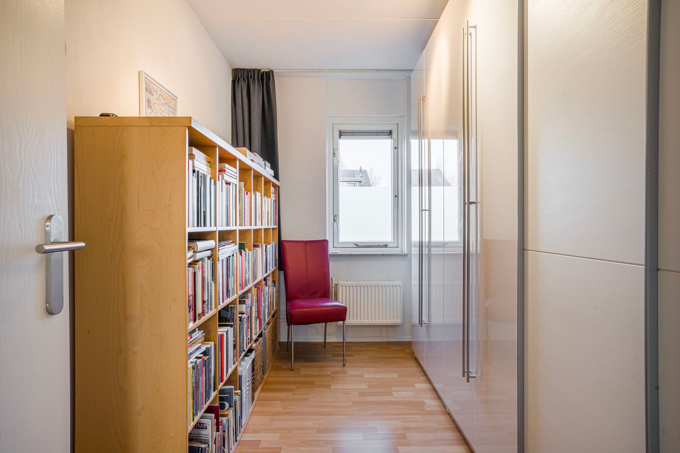 Photo 18 of Ien Dalessingel 193