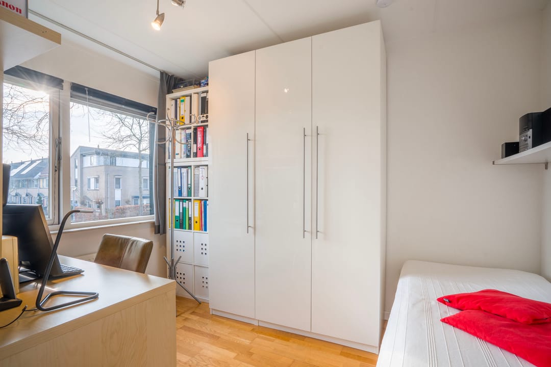 Photo 22 of Ien Dalessingel 193