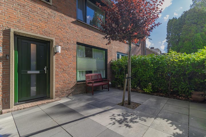 Photo 2 of Mr. G. Groen van Prinstererlaan 105