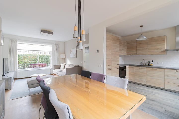 Photo 3 of Mr. G. Groen van Prinstererlaan 105