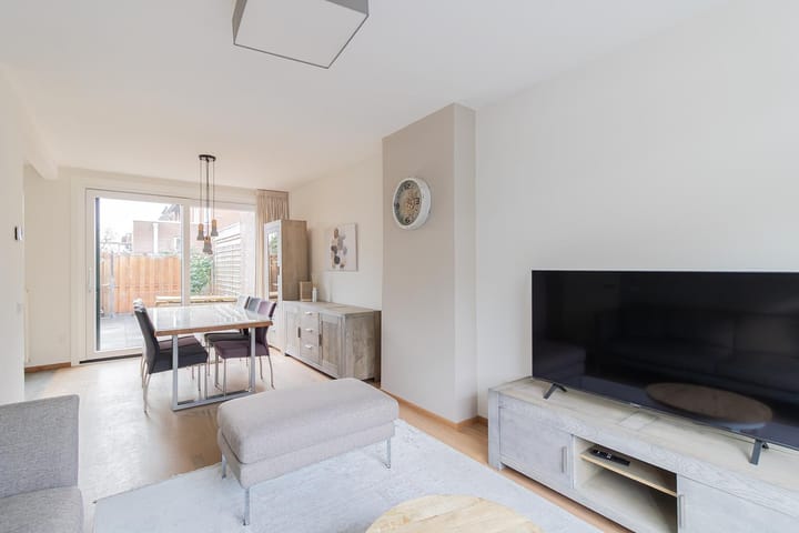 Photo 5 of Mr. G. Groen van Prinstererlaan 105