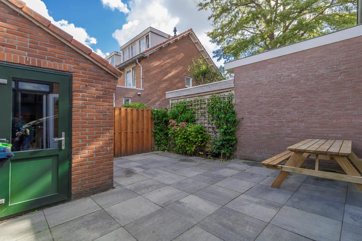 Photo 19 of Mr. G. Groen van Prinstererlaan 105