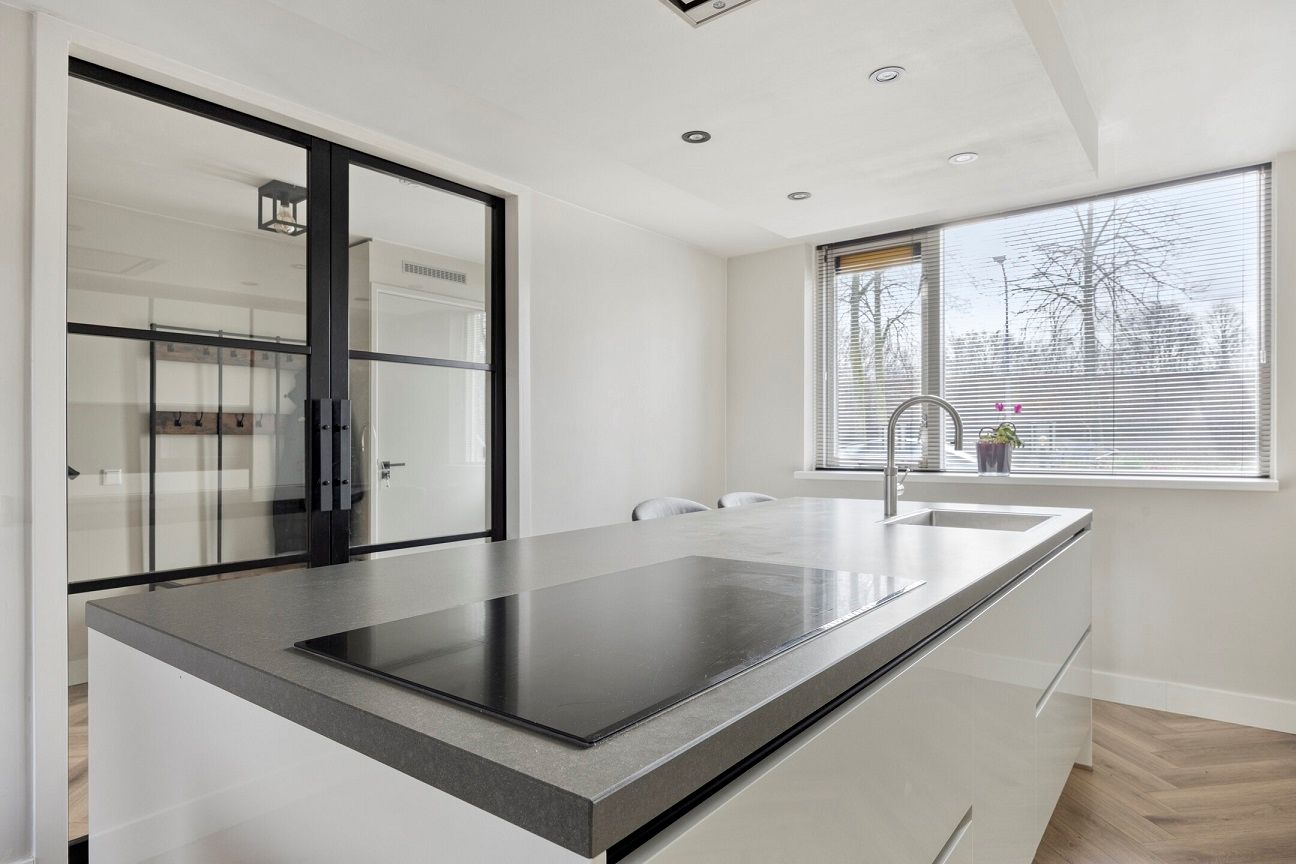 Photo 15 of Middachtenlaan 76