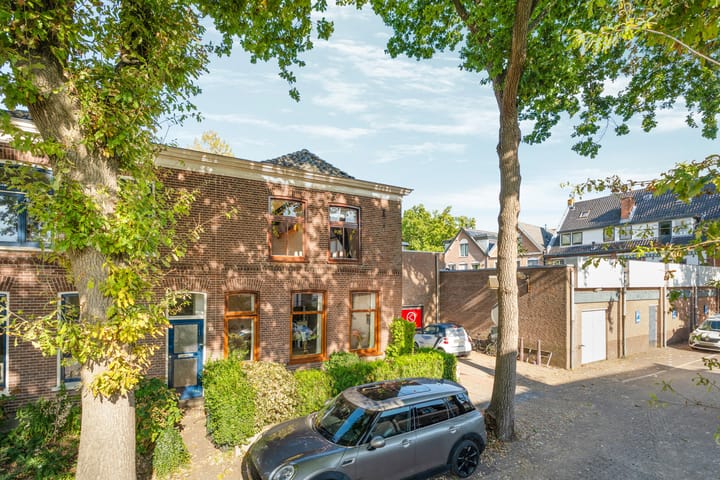 Twee-onder-één-kap te koop: Laan van Binnenrust 10, Abcoude