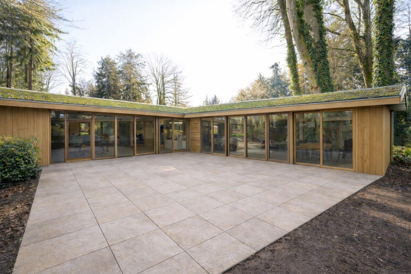 View photo 2 of Vredehofstraat 1-A