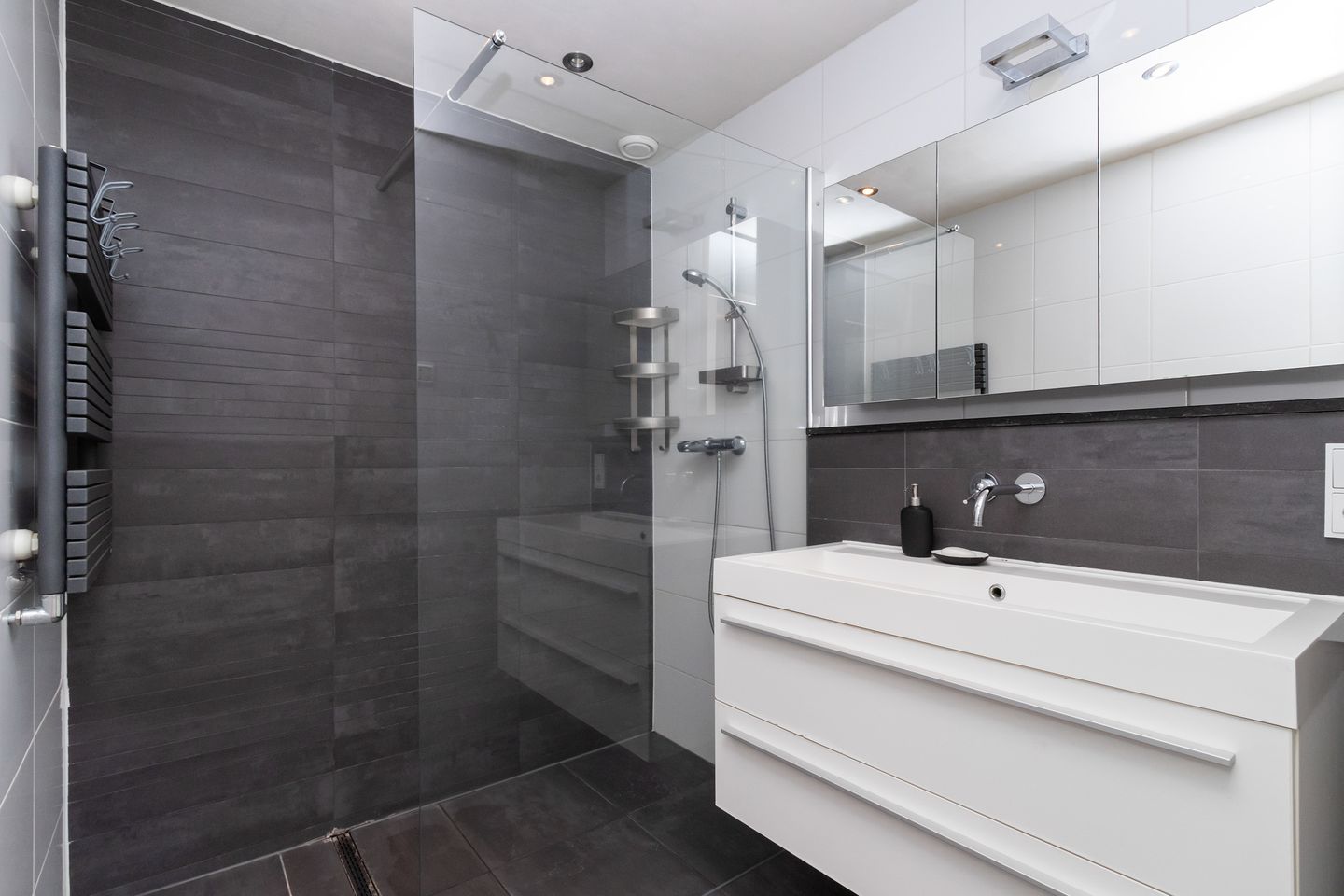 Photo 4 of Hartingstraat 190