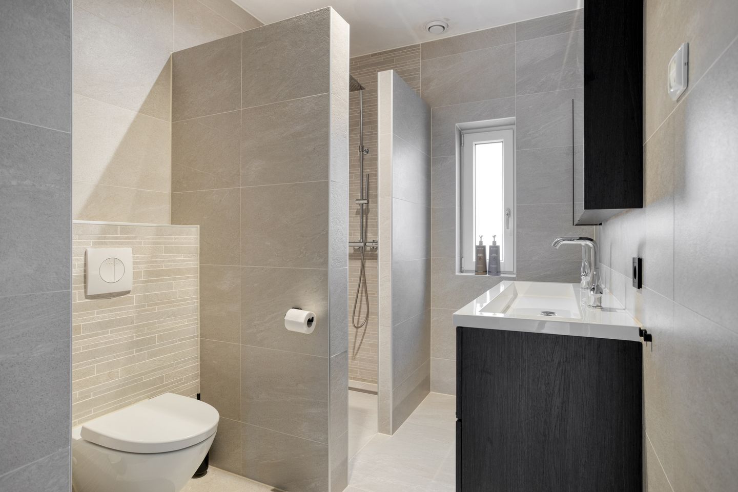 Foto 5 van Koninginnepage 21