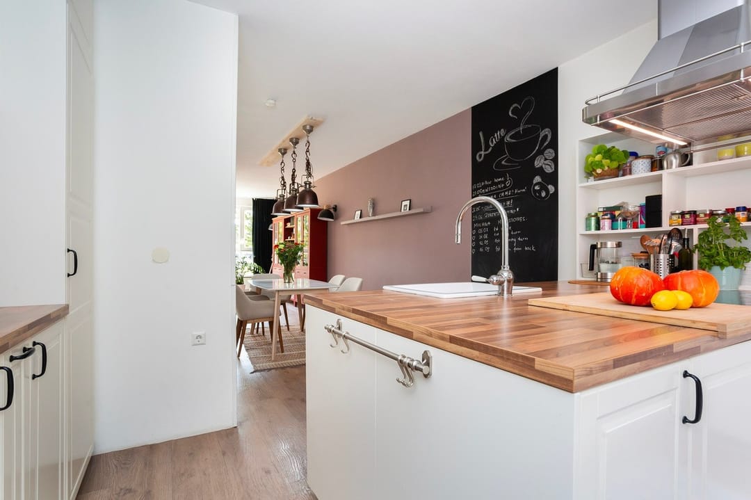 Photo 11 of Spireastraat 3