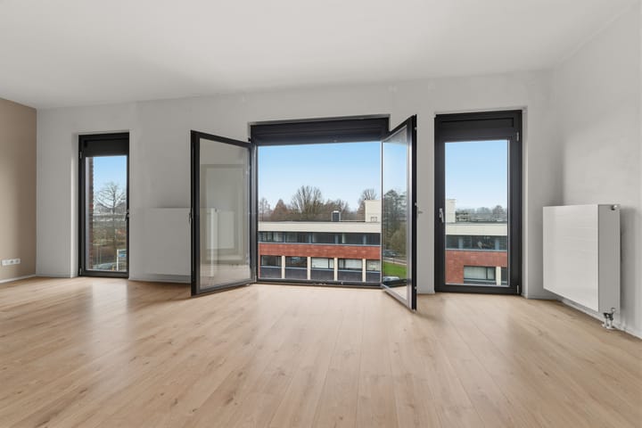 Foto 12 van Churchillplein 14