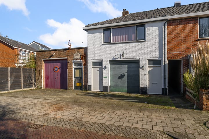 Photo 2 of Van Genderenstraat 24B