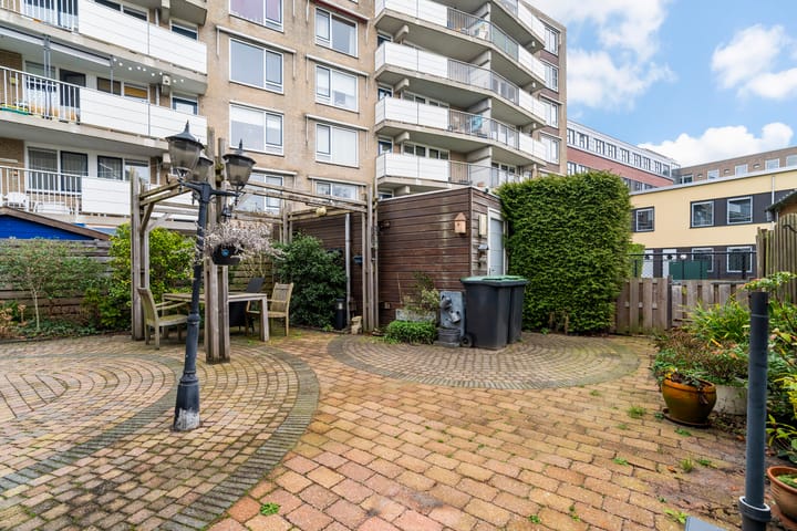 Photo 21 of Aletta Jacobsstraat 56