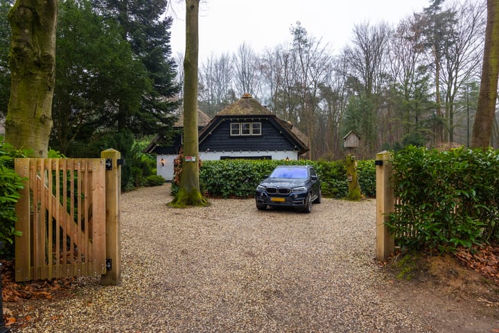 Photo 2 of Burg Roosmale Nepveulaan 2