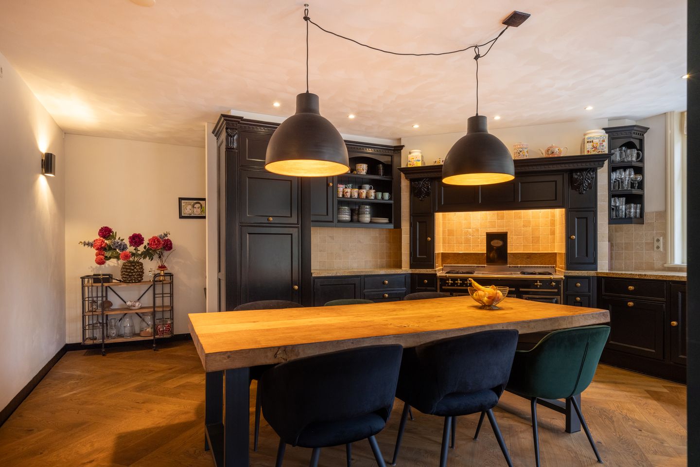 Foto 10 van Burg Roosmale Nepveulaan 2