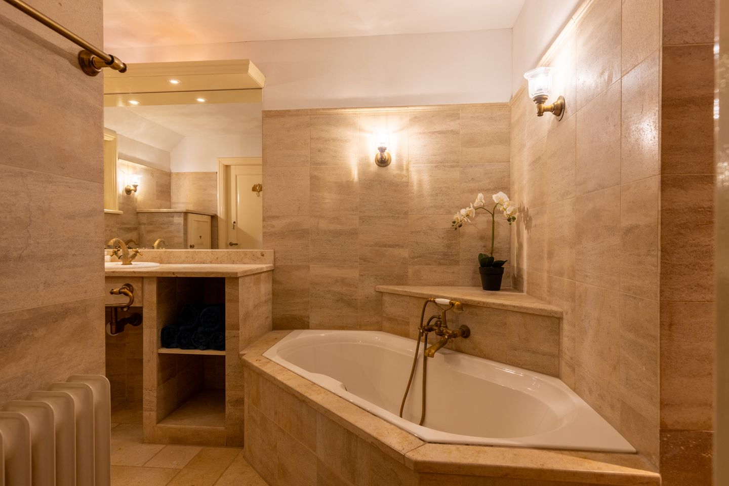 Foto 34 van Burg Roosmale Nepveulaan 2