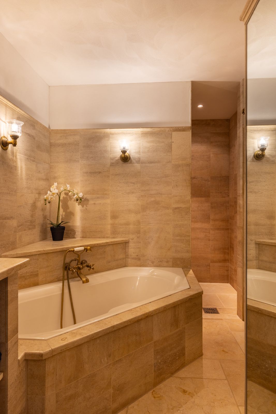 Foto 35 van Burg Roosmale Nepveulaan 2