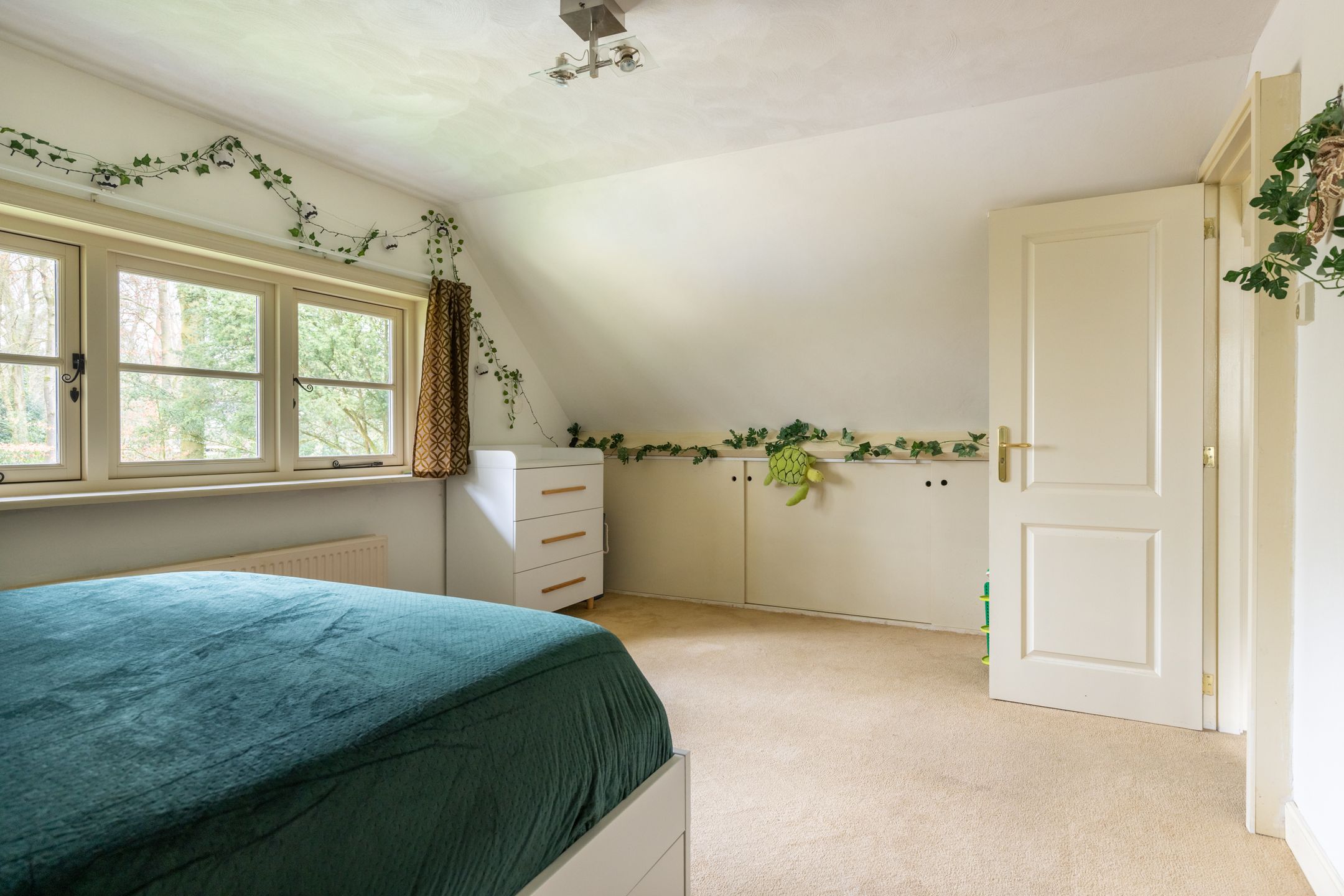 Foto 42 van Burg Roosmale Nepveulaan 2