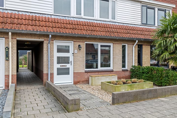 Photo 2 of H.J. Ganzemanstraat 18