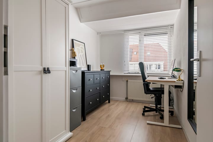 Photo 18 of H.J. Ganzemanstraat 18