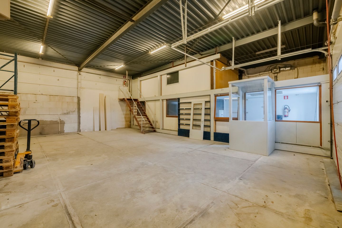 View photo 5 of Izaäk Enschedéweg 45