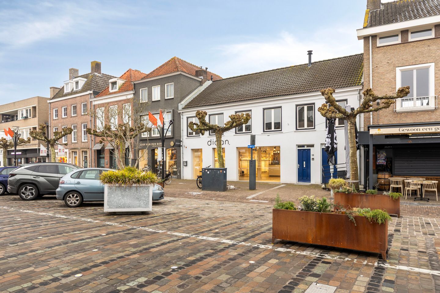 Bekijk foto 3 van Markt 10