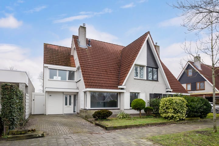 Photo 2 of Staniastate 24