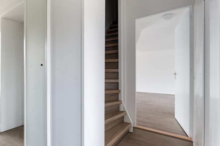 Photo 18 of Staniastate 24