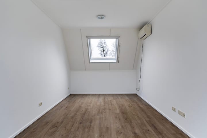 Photo 32 of Staniastate 24