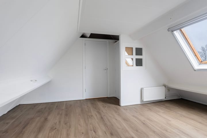 Photo 44 of Staniastate 24