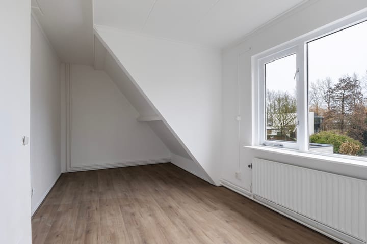 Photo 35 of Staniastate 24