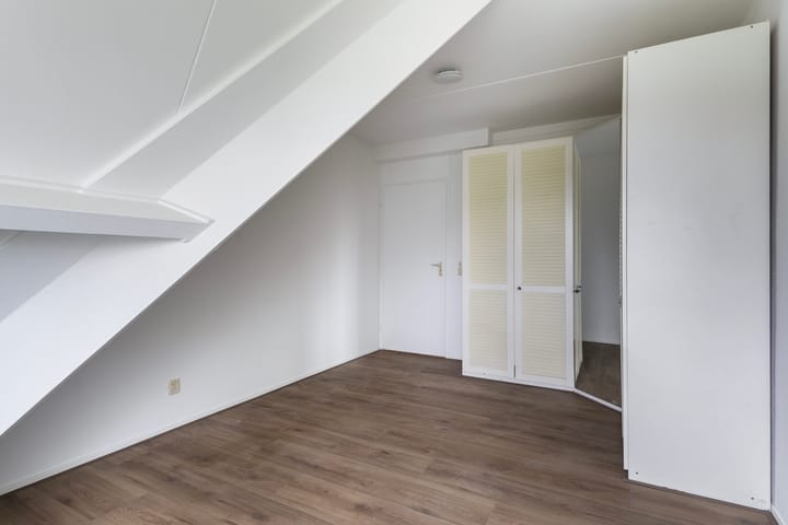 Photo 37 of Staniastate 24