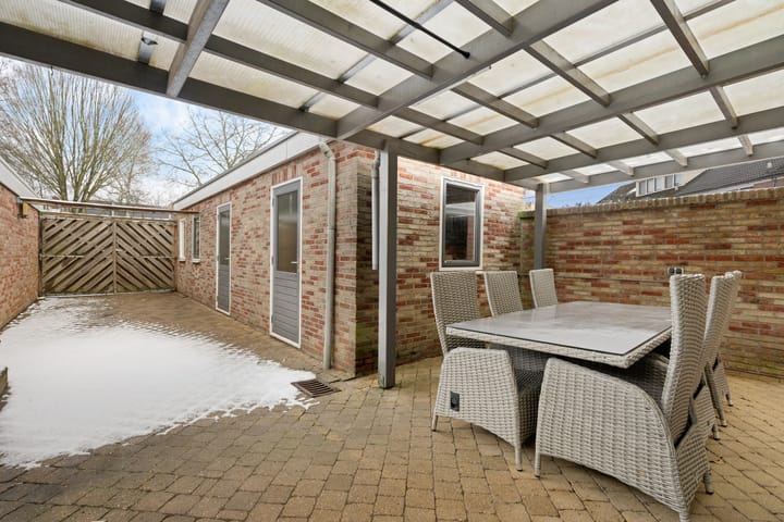 Foto 2 van Uithof 84