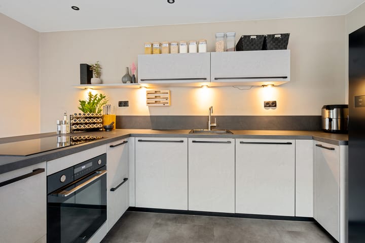 Foto 4 van Uithof 84