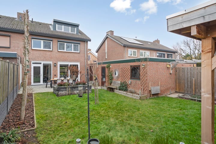 Photo 7 of Rienstraat 6