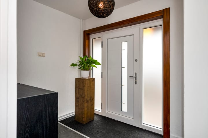 Photo 15 of Rienstraat 6