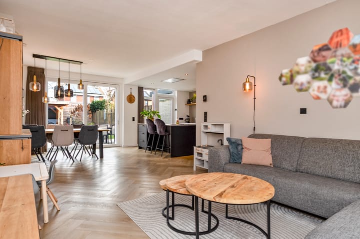 Photo 22 of Rienstraat 6